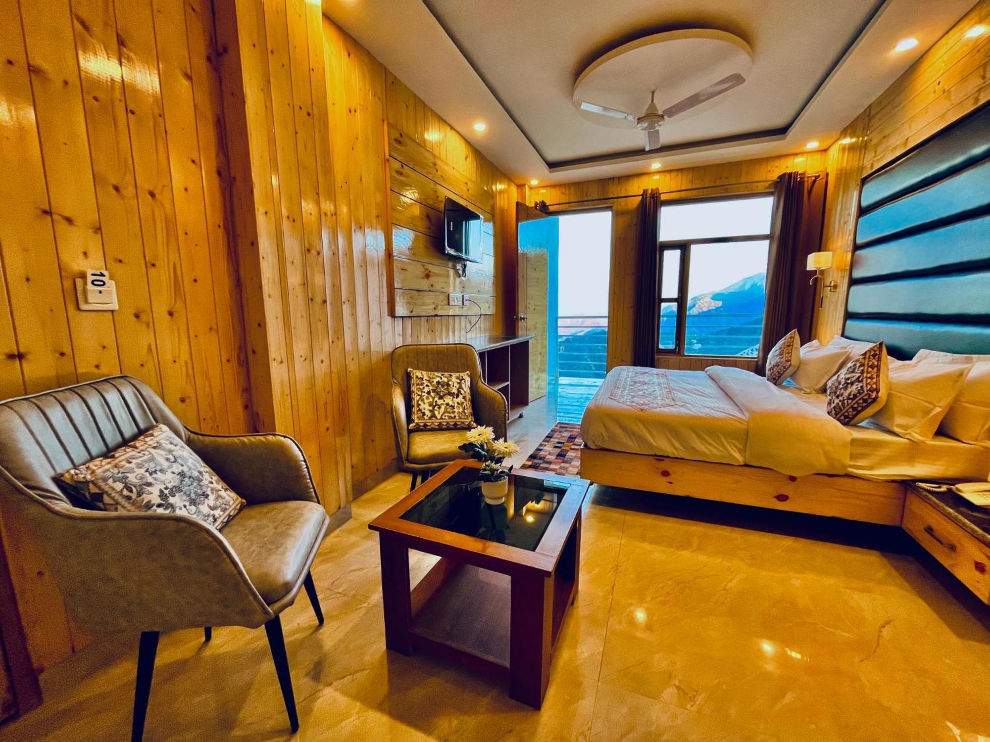 Hotel Classic Crown - #Scenic Mountain View #Open Terrace #Parking #Premium Rooms With Balcony #Guest Preferred #Best Selling Hotel In ムスーリー エクステリア 写真