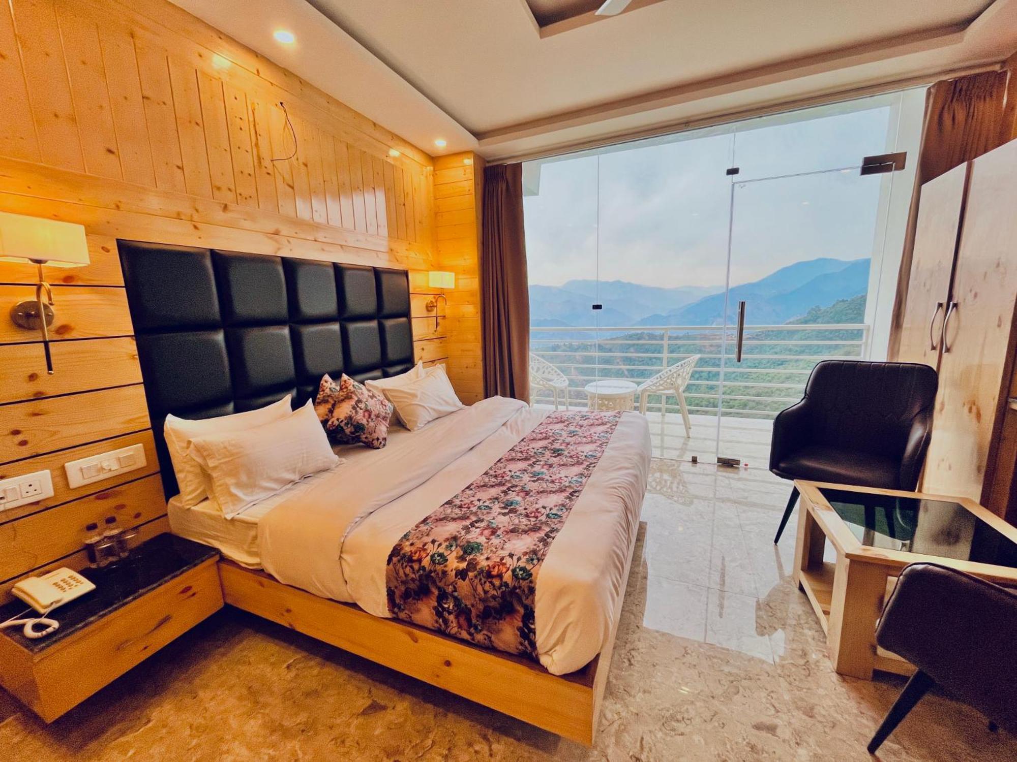Hotel Classic Crown - #Scenic Mountain View #Open Terrace #Parking #Premium Rooms With Balcony #Guest Preferred #Best Selling Hotel In ムスーリー エクステリア 写真