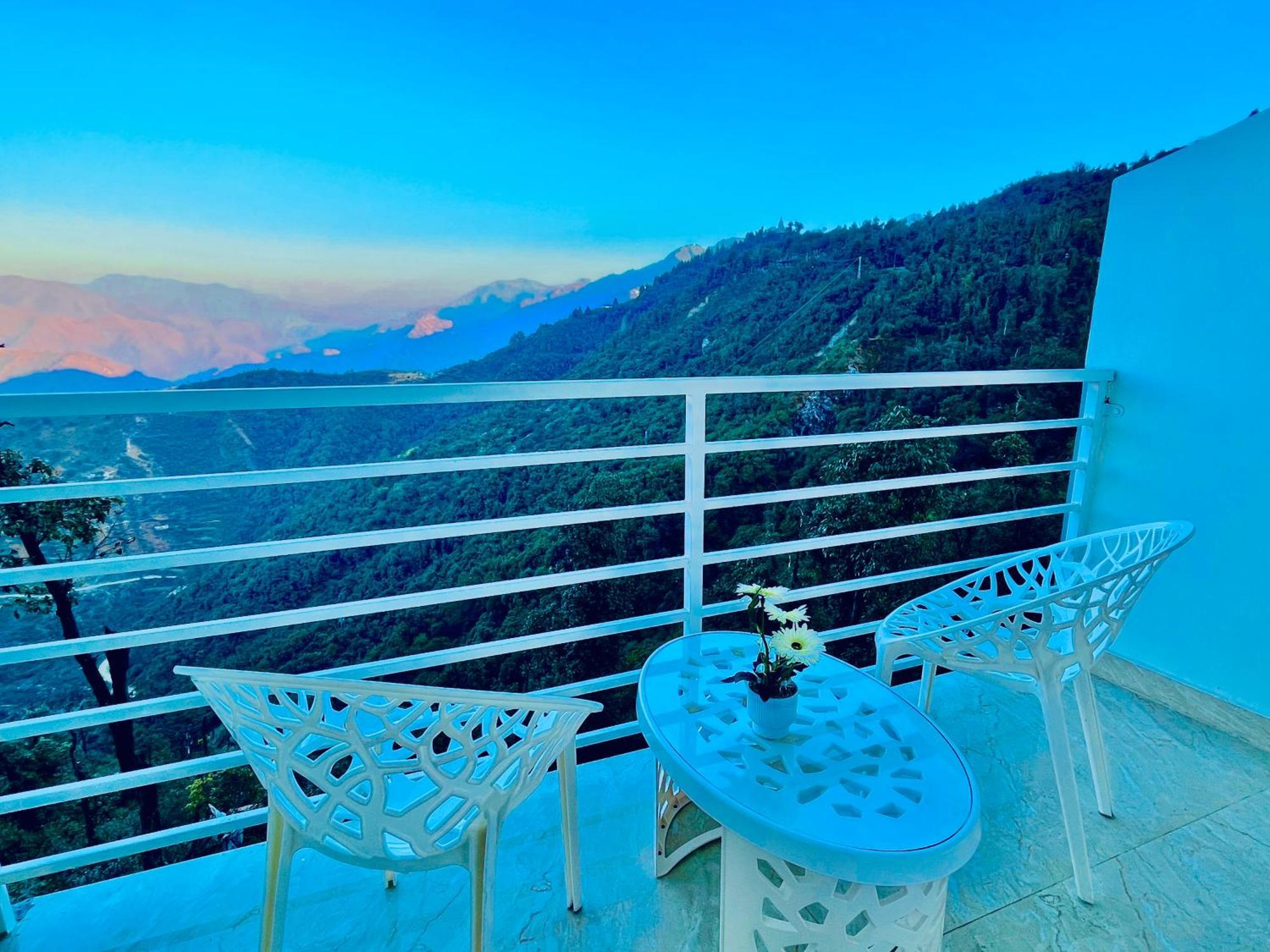 Hotel Classic Crown - #Scenic Mountain View #Open Terrace #Parking #Premium Rooms With Balcony #Guest Preferred #Best Selling Hotel In ムスーリー エクステリア 写真